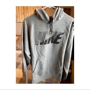 Men’s Nike pullover